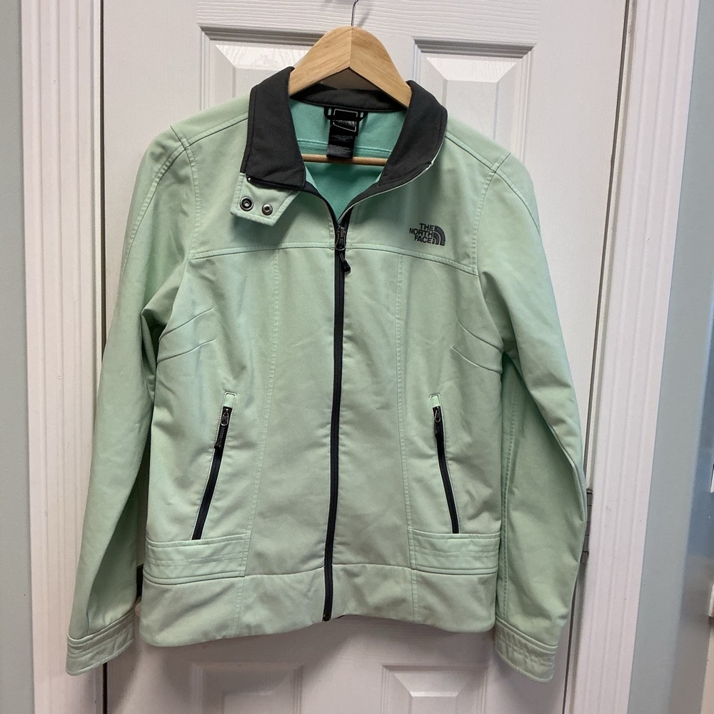 The North Face SZ M Women’s Softshell  Mock Zip Up Green Women’s Jacket